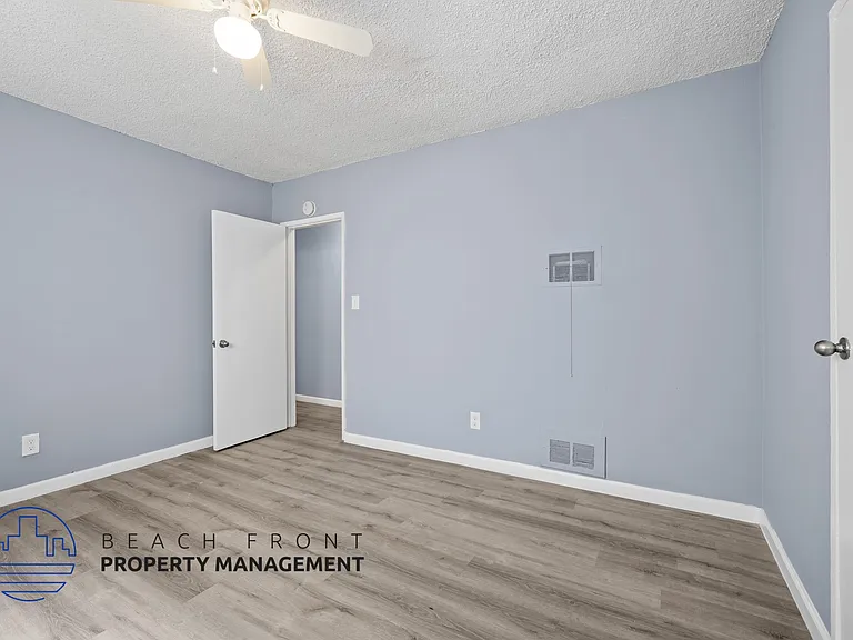 1822 W El Segundo Blvd — Photo 15