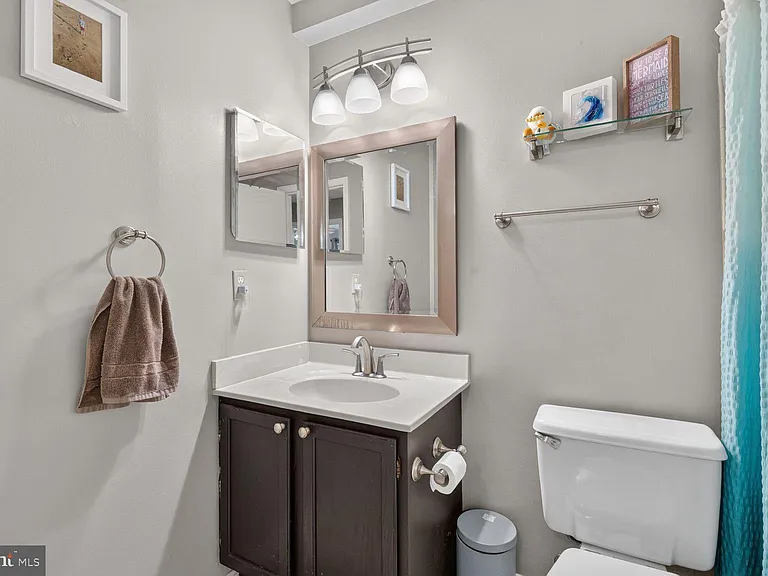 7331 Rolling Oak Ln — Photo 18