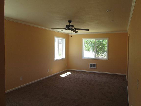 4th image of 1340 Comstock Dr