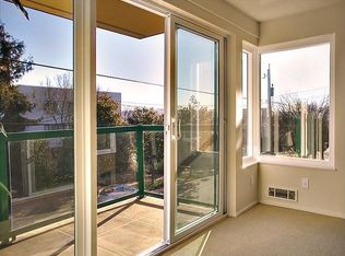 3919 Whitman Ave N APT 302, Seattle, WA 98103