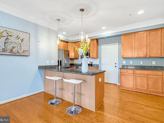 2nd image of 7971 Crescent Park Dr