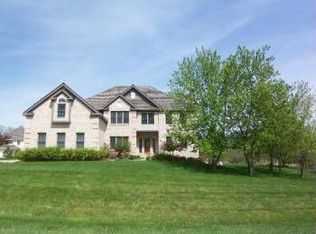 35132 N Oak Knoll Cir, Harrisburg, IL 60031