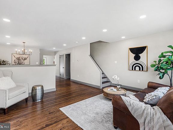 4th image of 26 Virginia Cir