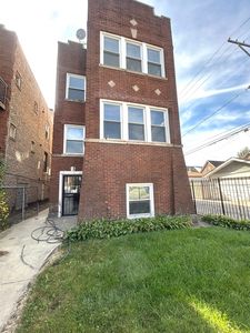 3247 W Thomas St, Chicago, IL, 60651
