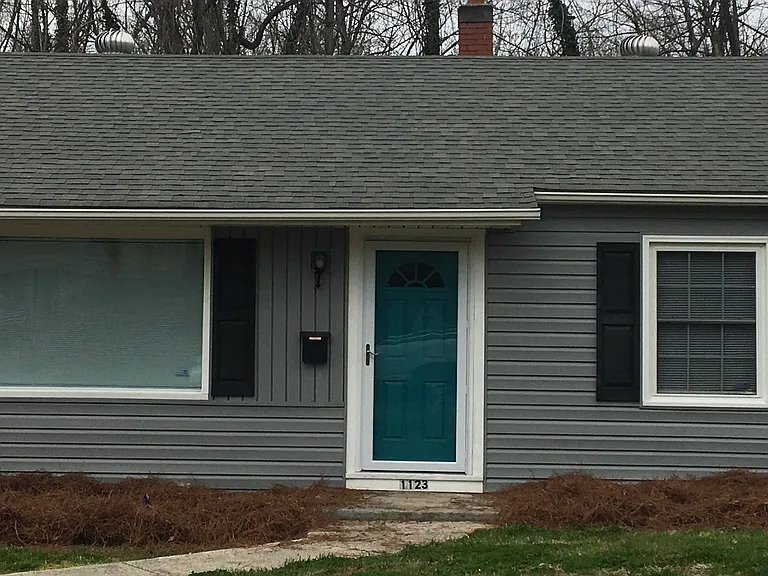 1123 Montgomery St — Photo 1