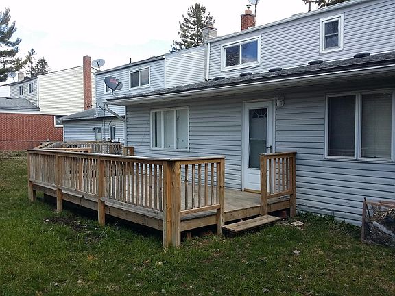 2nd image of 282 Taft St