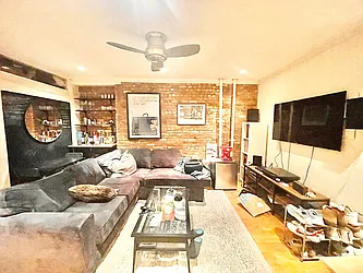 Rented by Century 21 Premier 