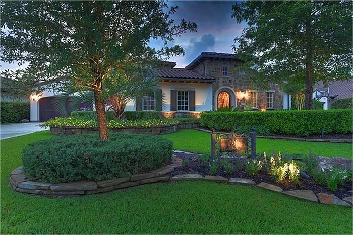 2nd image of 91 S Player Manor Cir