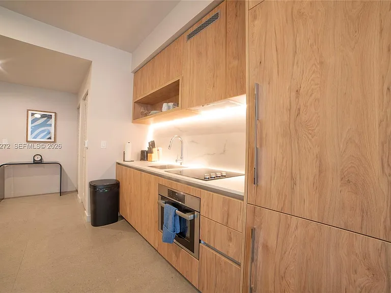 11 NE 6th 1403 Miami #1403 — Photo 4