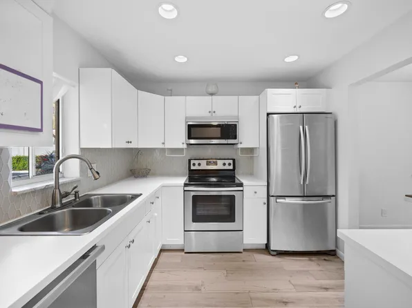 2671 Boundbrook Blvd APT 125, West Palm Beach, FL 33406