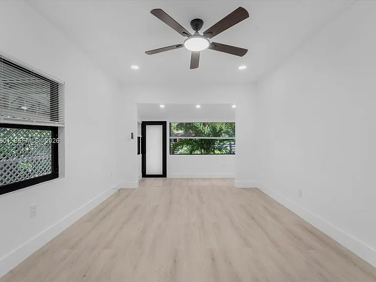 5220 SW 6th St — Photo 21