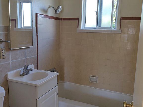 5th image of 407 W Norwood Pl #C