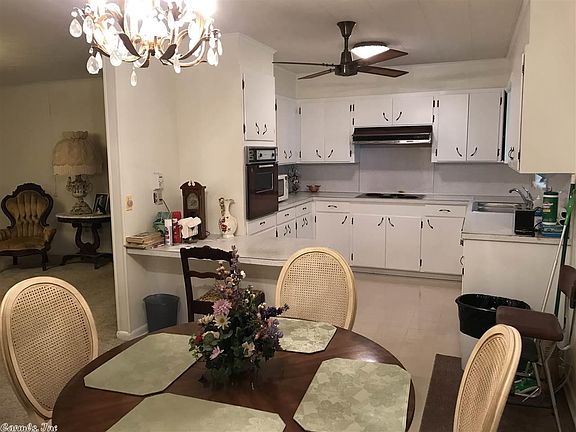 2nd image of 200 Leslie Ln
