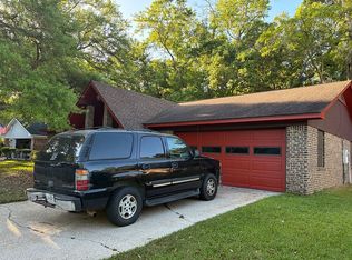 2828 Belmont Dr, Ocean Springs, MS 39564