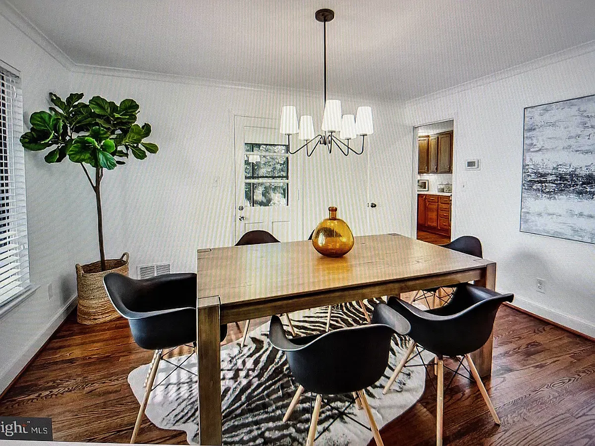 5 bed, 1839 sqft, $5,200 — Photo 4