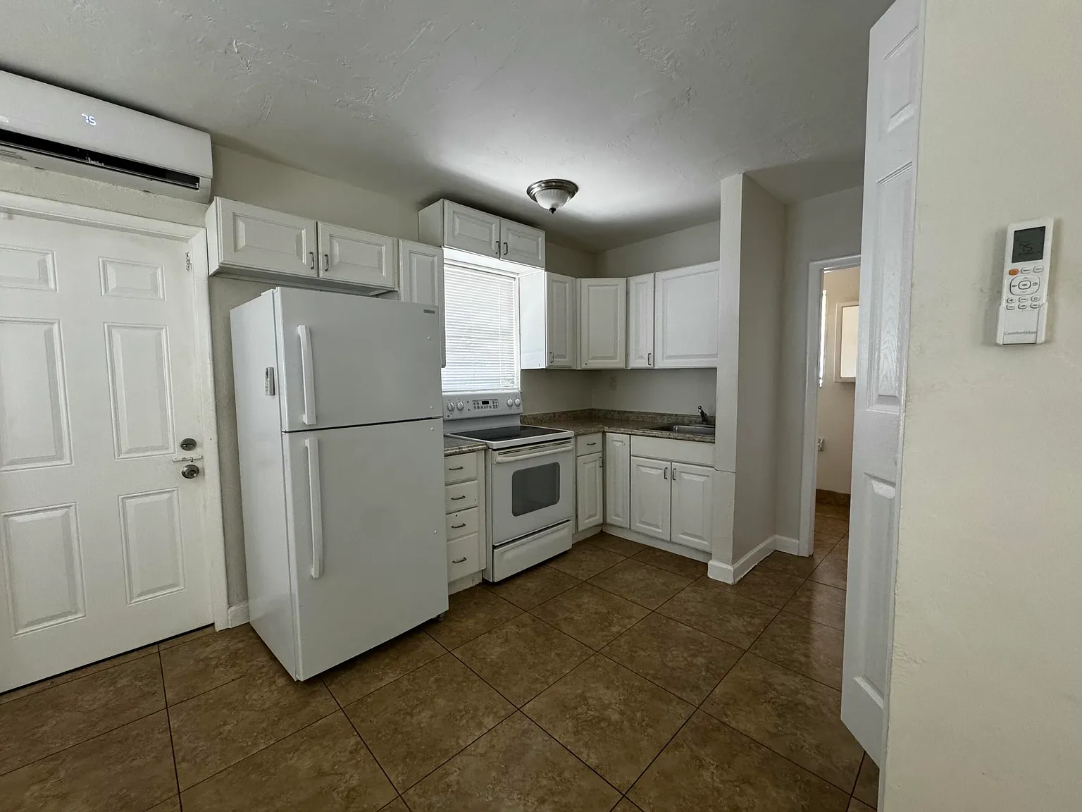 2 bed, 1.0 bath, 730 sqft, $2,000 — Photo 4