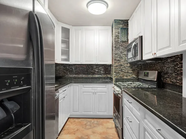 100 Beekman Street image 4 of 7