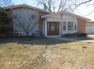 225 Washington Rd, Glenview, IL 60025