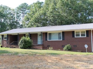 1015 Mouchet Cir, Starr, SC 29684