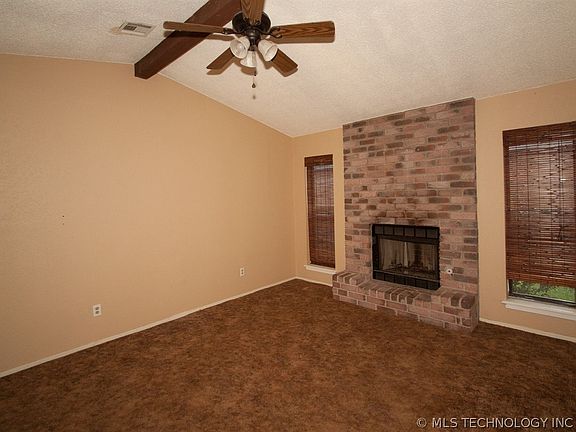 4th image of 13917 S Hickory Pl