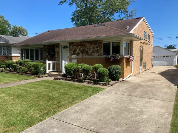 8719 N Oriole Ave, Niles, IL 60714