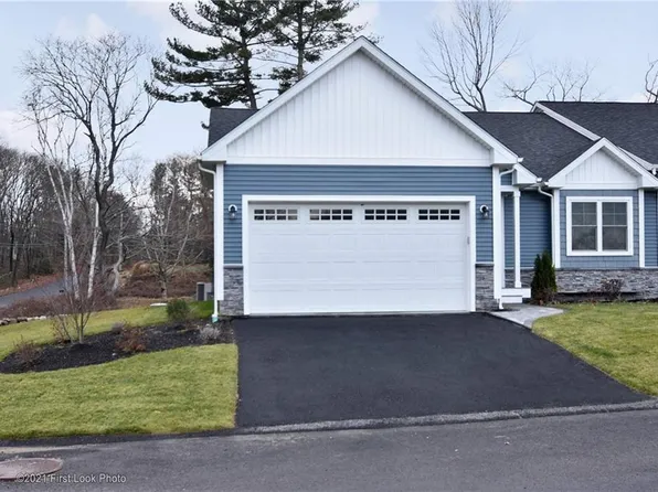 67 Stonebridge Ln Unit 25, Warwick, RI 02818