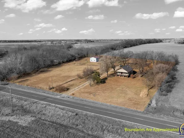 2718 Highway K68 #E, Lyndon, KS 66451