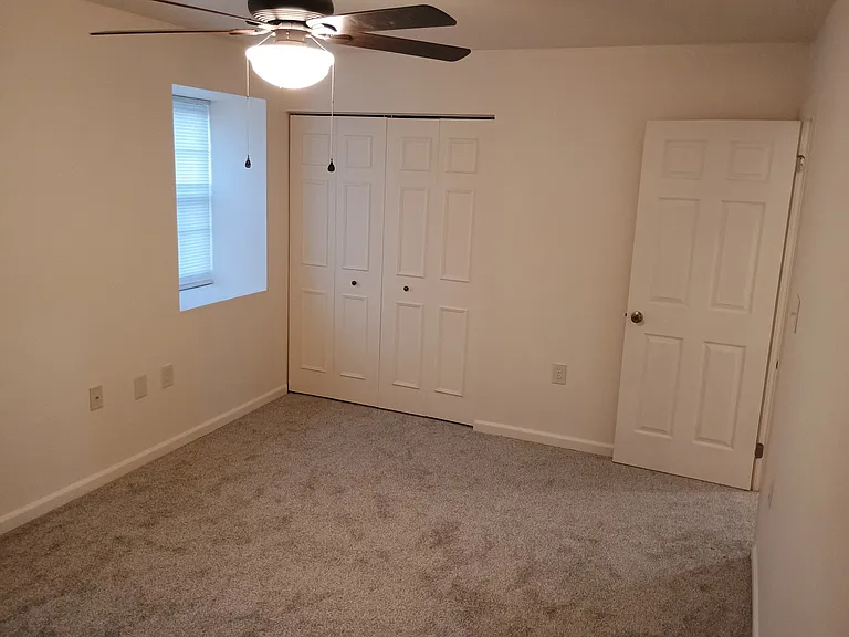 402 Terry Ct — Photo 8