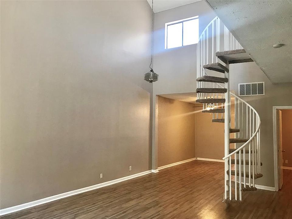 1st image of 800 N San Jacinto St APT 103