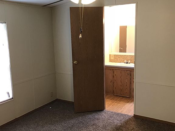 5th image of 228 Stockton St