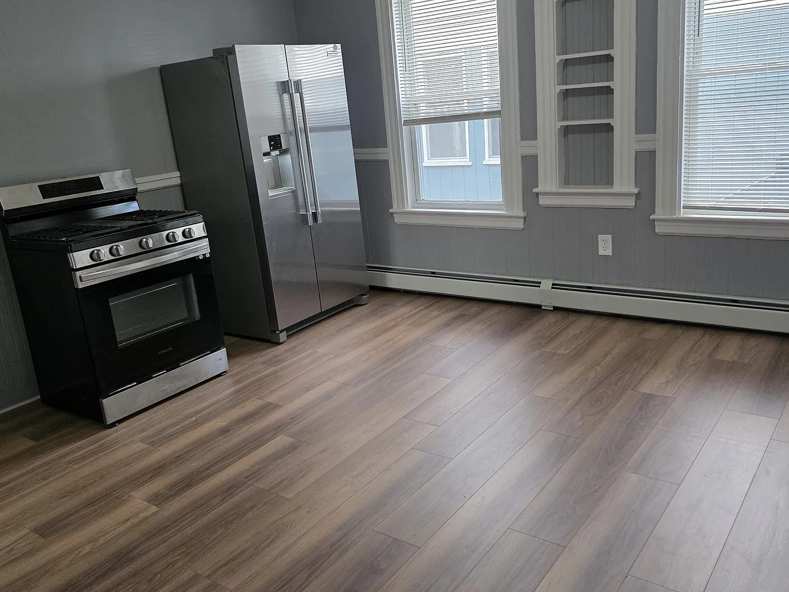 4 bed, 1.0 bath, 1365 sqft, $2,600 — Photo 3