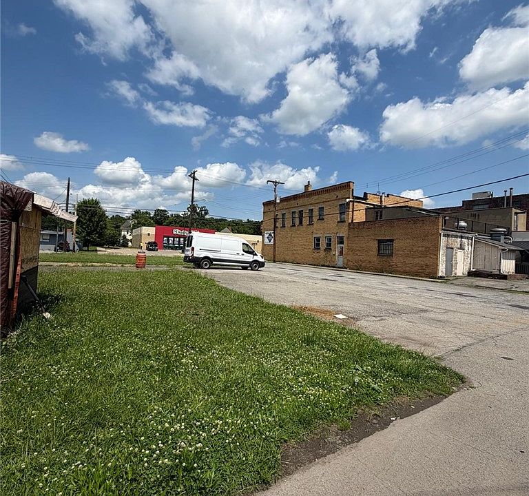 2nd image of 709 West Ave