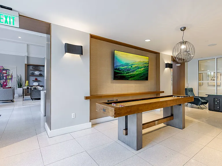 Resident Game Lounge