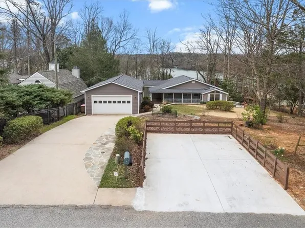 5985 Nachoochee Trl, Flowery Branch, GA 30542