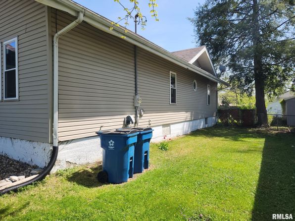 608 S Thomas St, Christopher, IL 62822