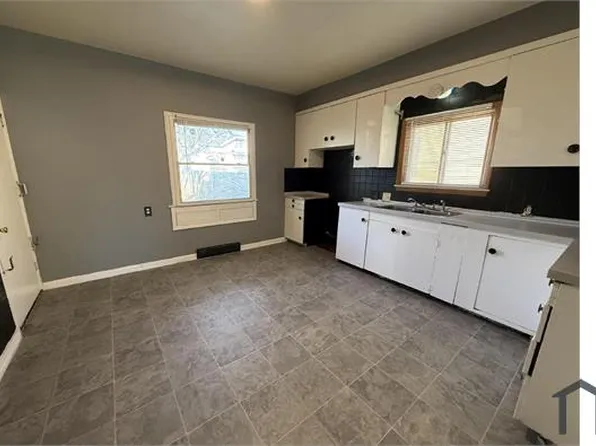 1114 W Keefe Ave, Milwaukee, WI 53206