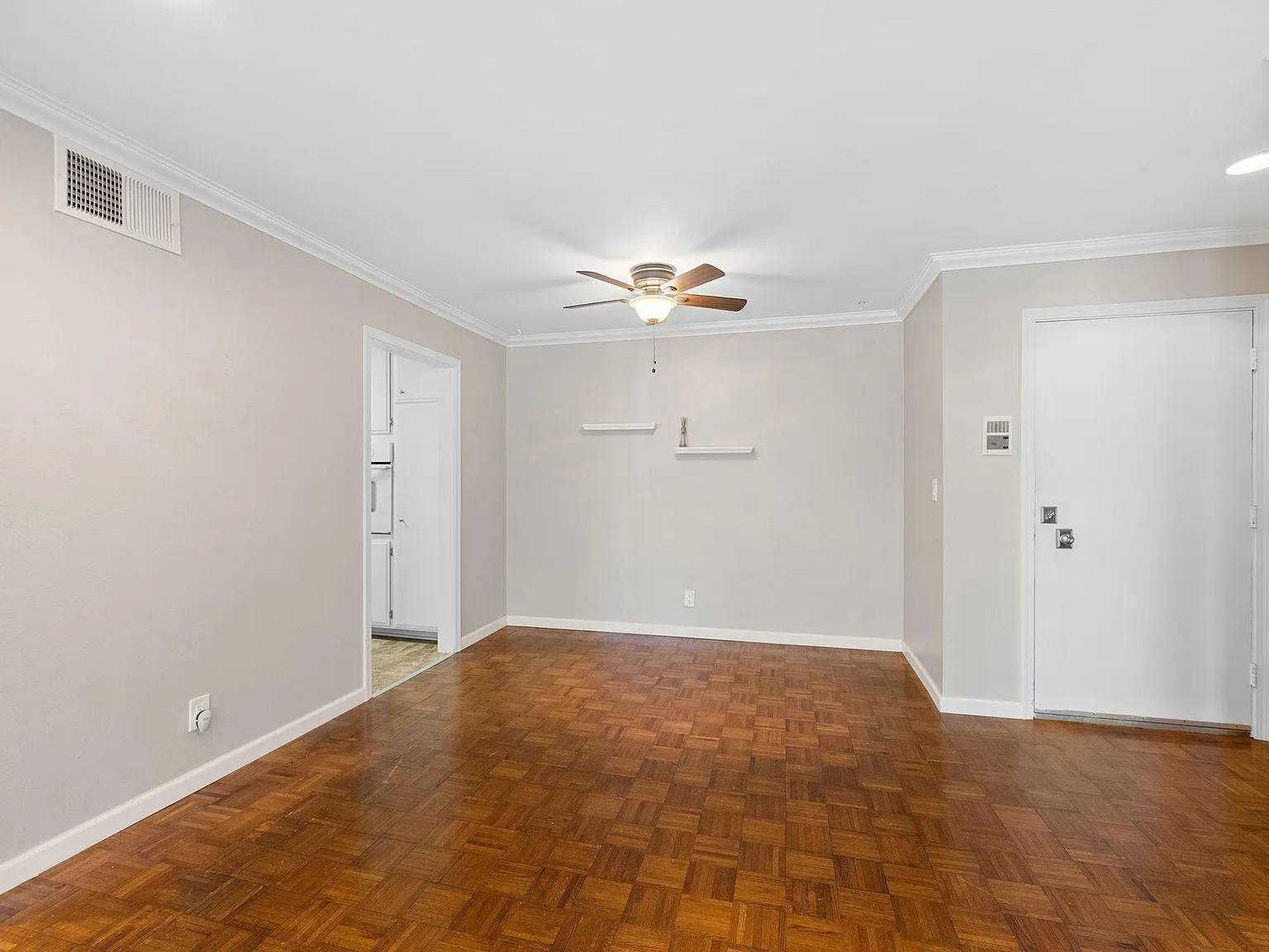 2 bed, 1068 sqft, $3,350 — Photo 4