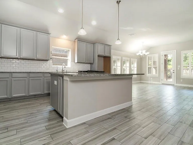 9615 Spring Ct — Photo 4