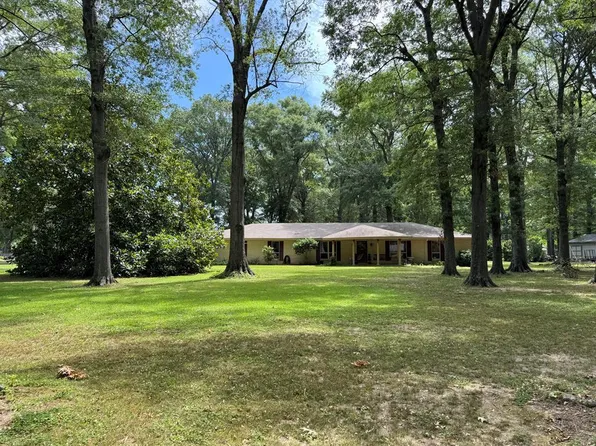 2237 Carol St, Greenville, MS 38703