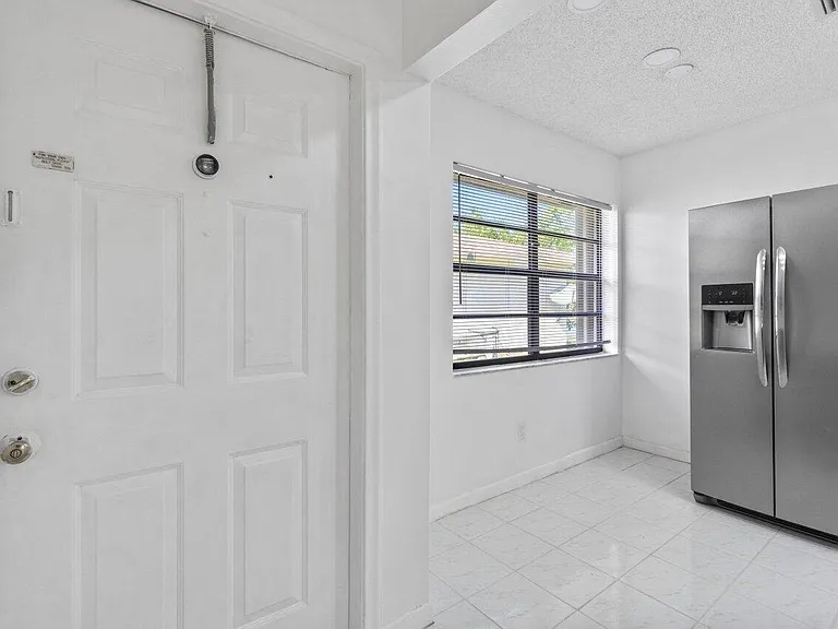 1620 Granfern Ave #1620 — Photo 5