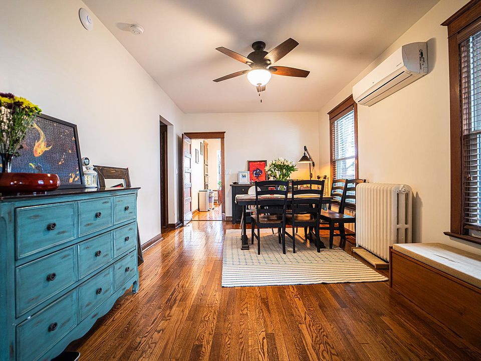 Dining room with high efficiency AC