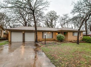 620 Forest Ln, Hurst, TX 76053