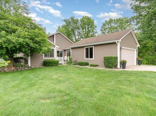 9930 N River Rd, Freeland, MI 48623