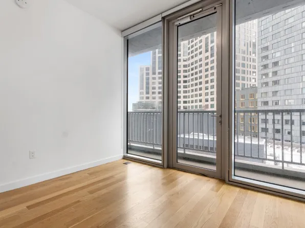 430 Albee Square 27A image 2 of 9