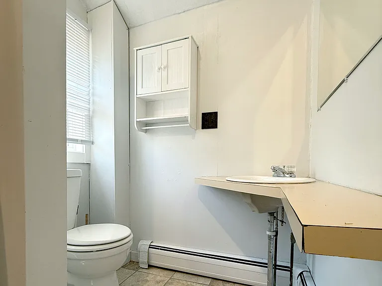 256 Park Ave — Photo 15