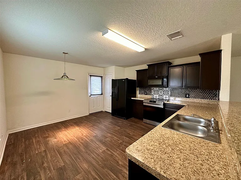 1469 Breanna Ln — Photo 3