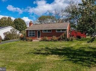 887 Shawnee Dr, Harrisburg, PA 17112