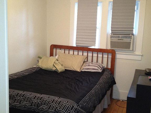 4th image of 431 1/2 N Main St APT 4