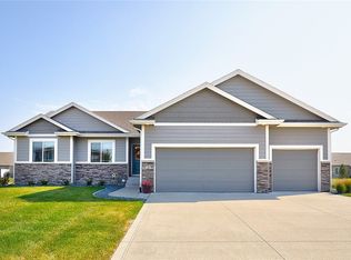 727 NE Westgate Dr, Waukee, IA 50263