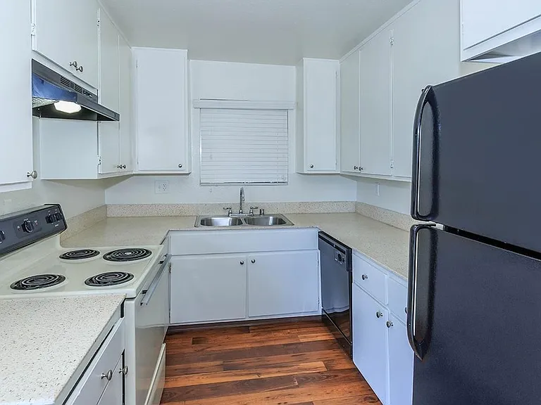 East Orange Village Apartments — Photo 73